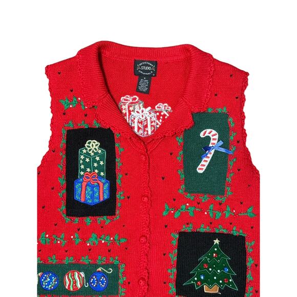 Designers Originals Christmas Sweater Vest Women's M Embroidered Tree Presents - Picture 2 of 9